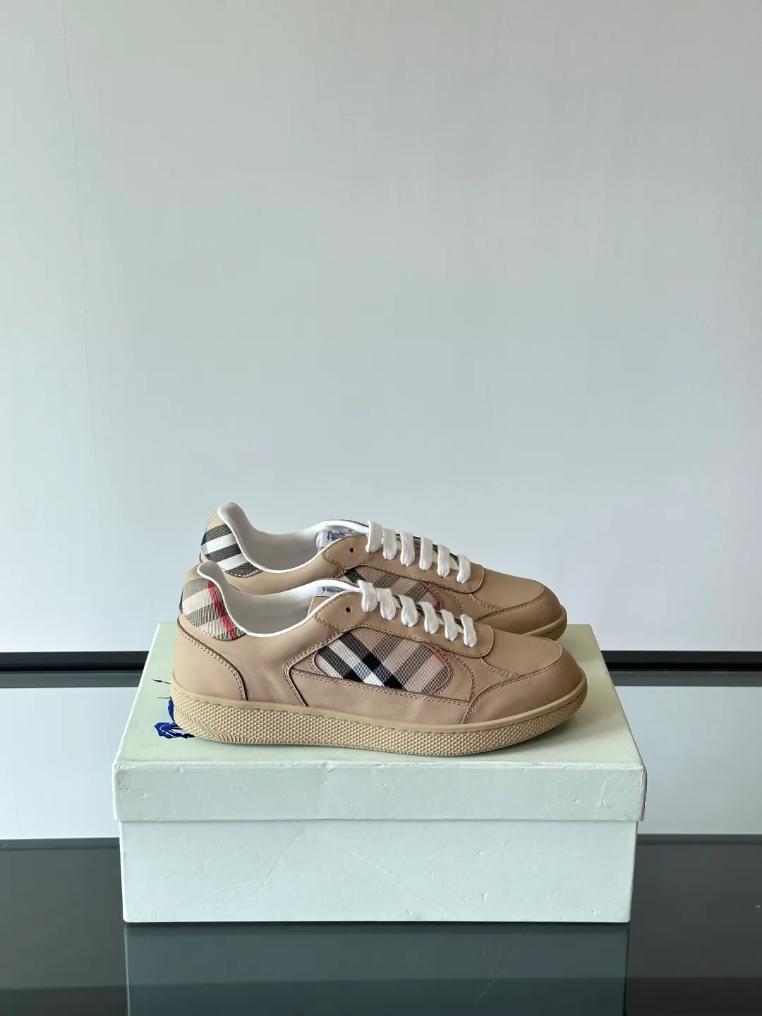 Men's shoes 💰p420 "Burberr＊" men's classic low-top sneakers, reinterpreted with Vintage retro plaid cotton and cowhide materials, decorated with a new brand logo. First-layer sheepskin lining, embossed Burberry lettering logo on the heel, T men's shoes 💰pU original outsole! Code number 38-44 (45 customized)